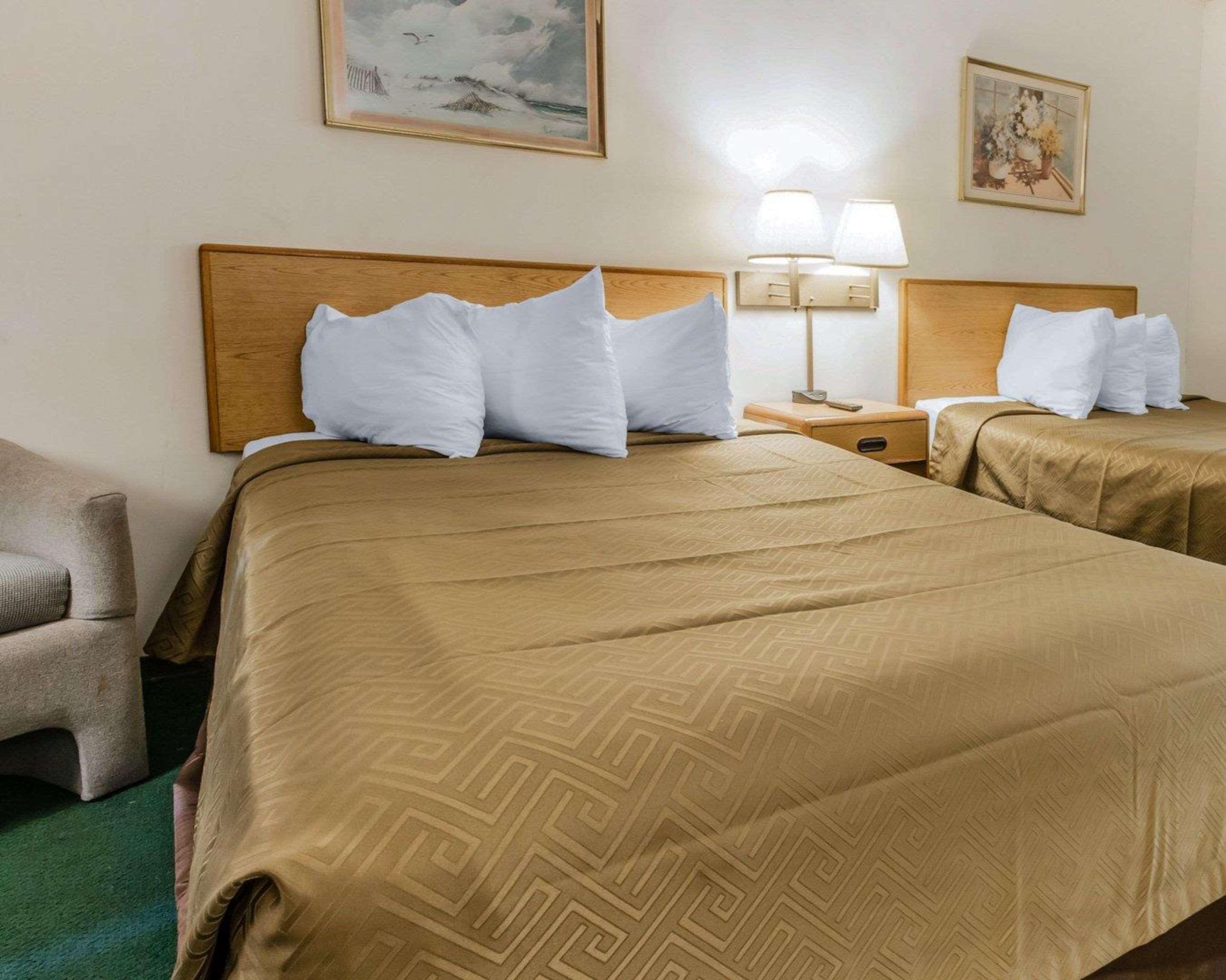 Hotel Econo I-99