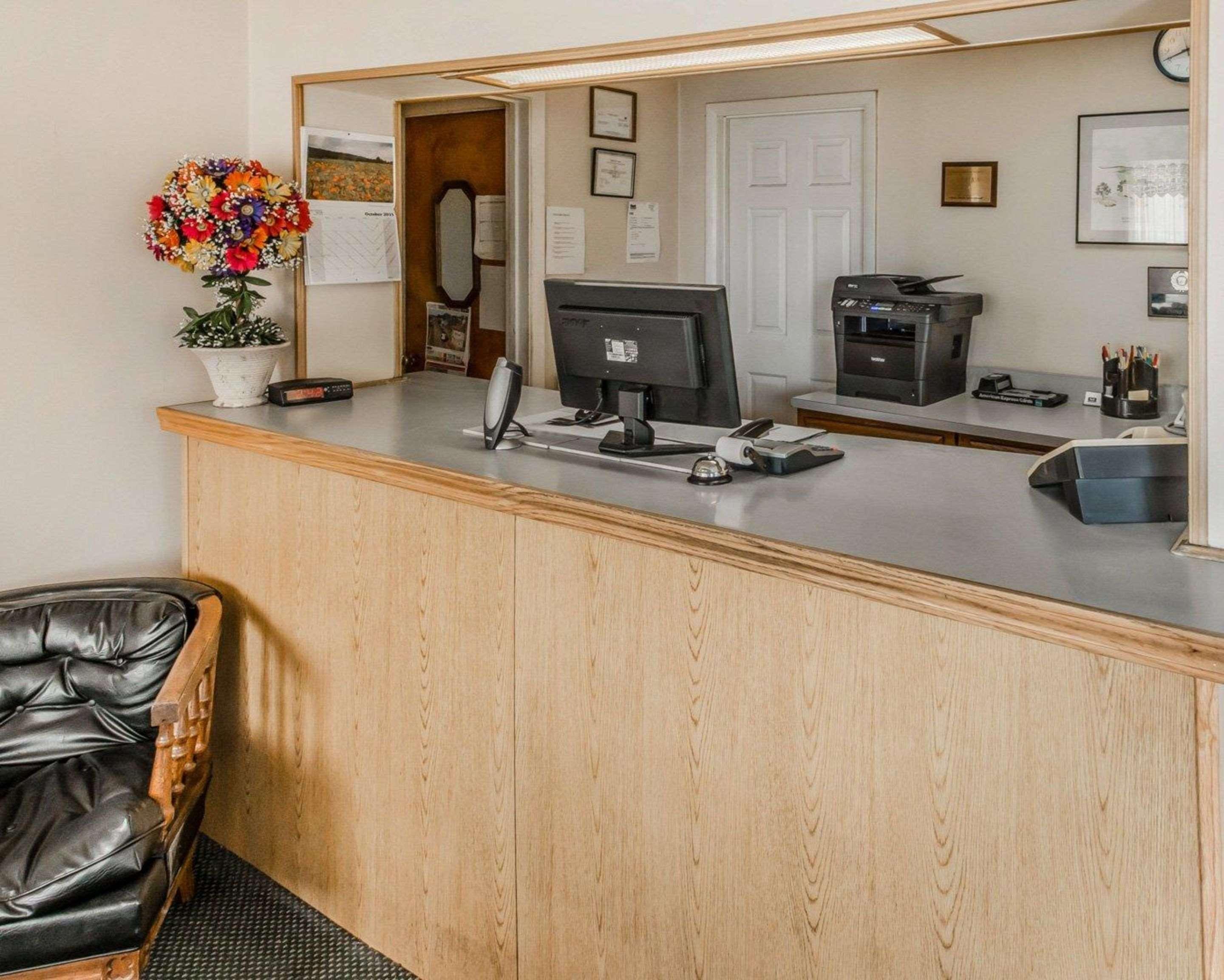 Hotel Econo I-99